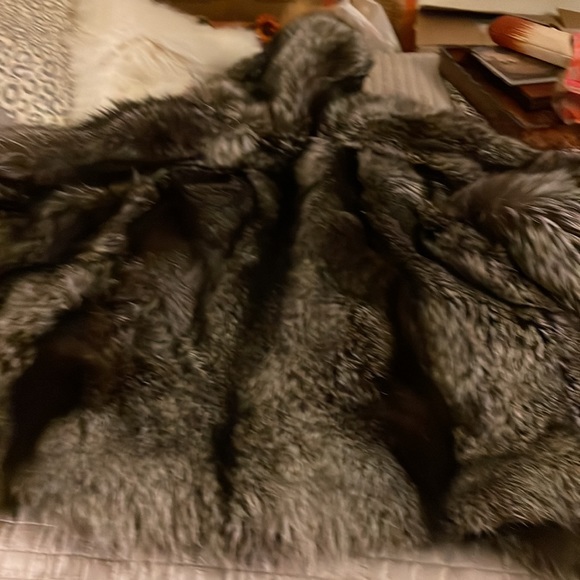 Silver fox jacket with hoodie - Picture 3 of 4